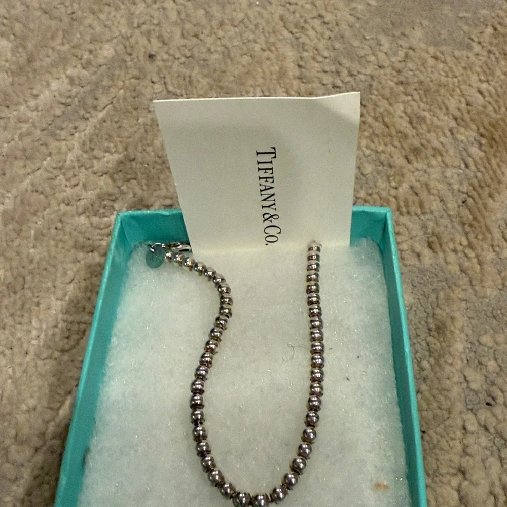 Return to Tiffany
Tiffany Blue Heart Tag Bead
Bracelet used in great shape - Picture 4 of 6